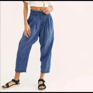 FREE PEOPLE Mover & Shaker Tapered Crop Denim